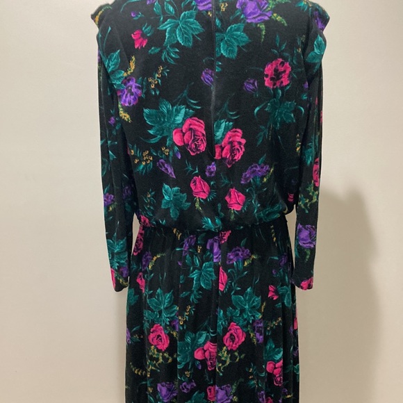 Vintage Dress - Picture 7 of 8